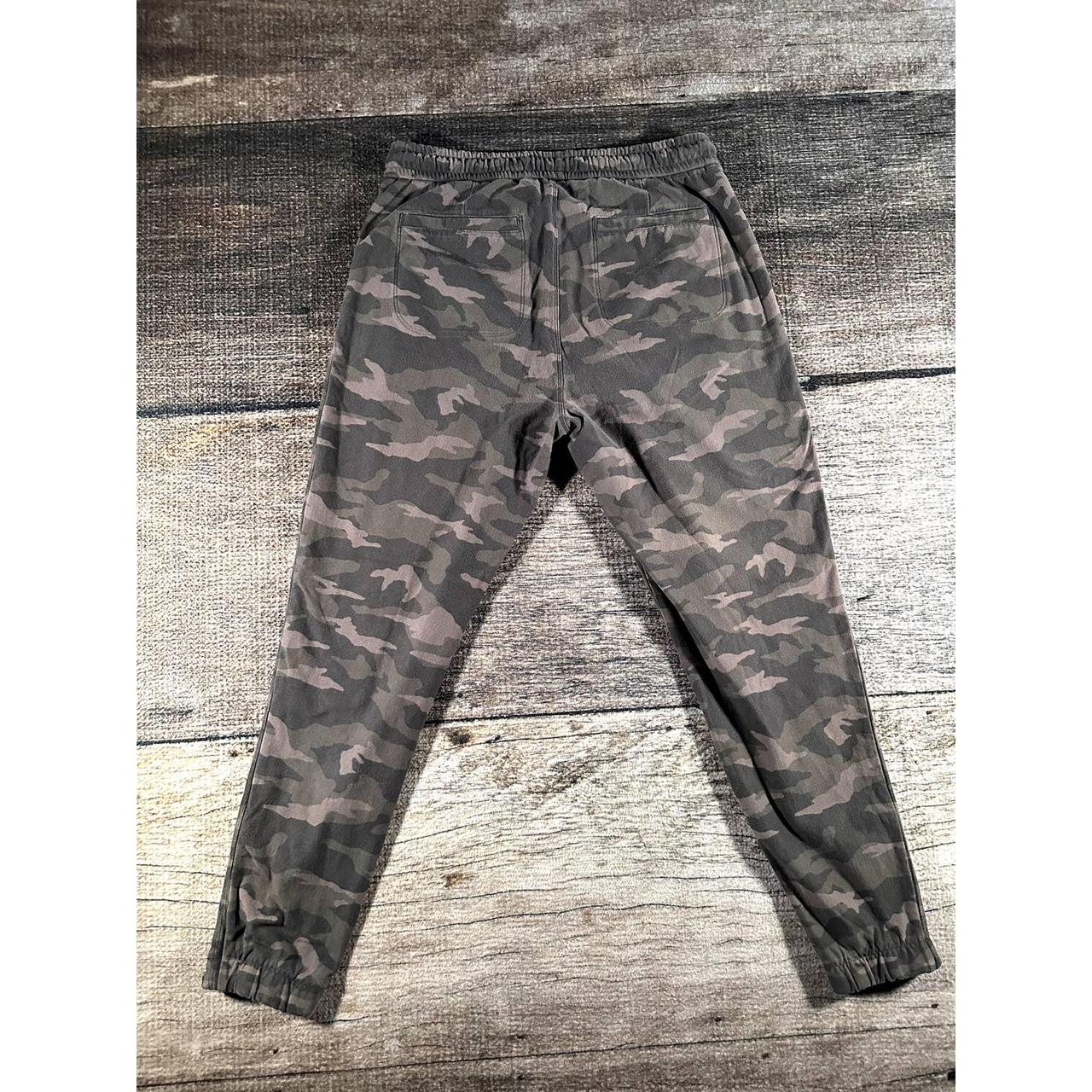 Athleta Farallon Jogger Pants Olive Camo Print Size - Depop