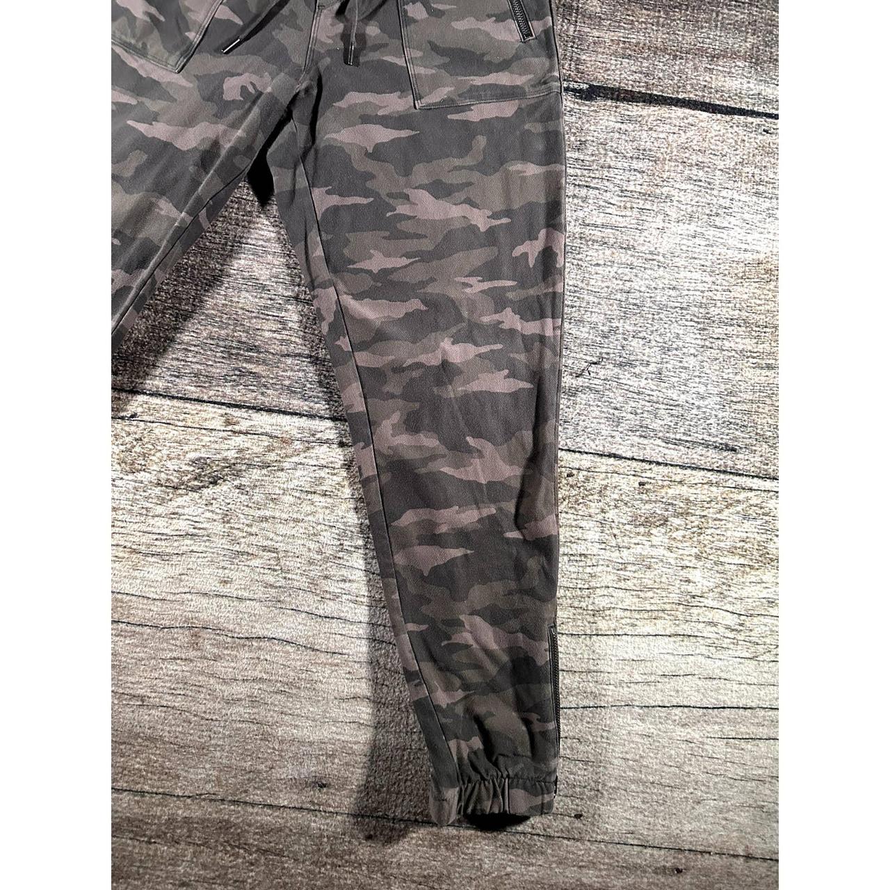 Athleta Farallon Jogger Pants Olive Camo Print Size - Depop