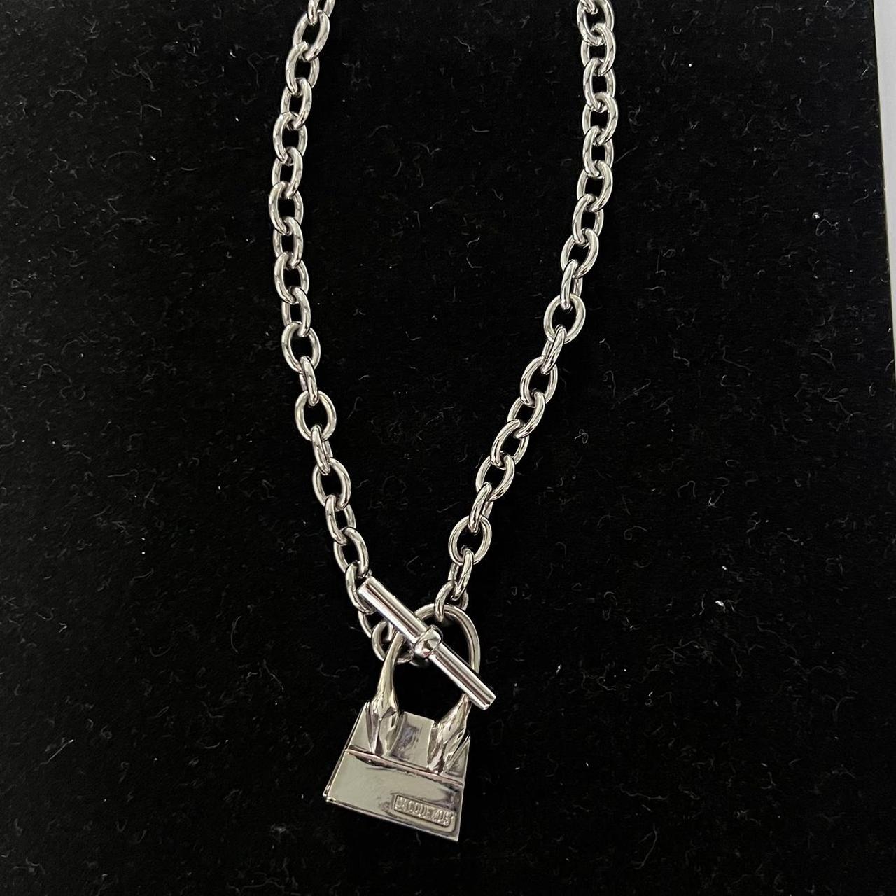 item listed by anwtnnn