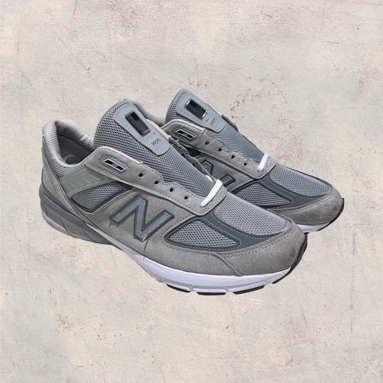 New Balance Men's Grey and White Trainers | Depop