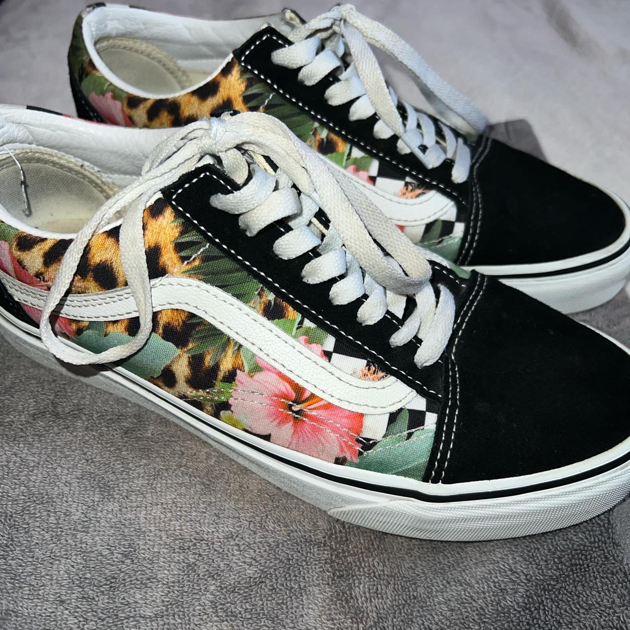 Vans 9.5 womens. 8 mens. SHIPS NEXT DAY AFTER