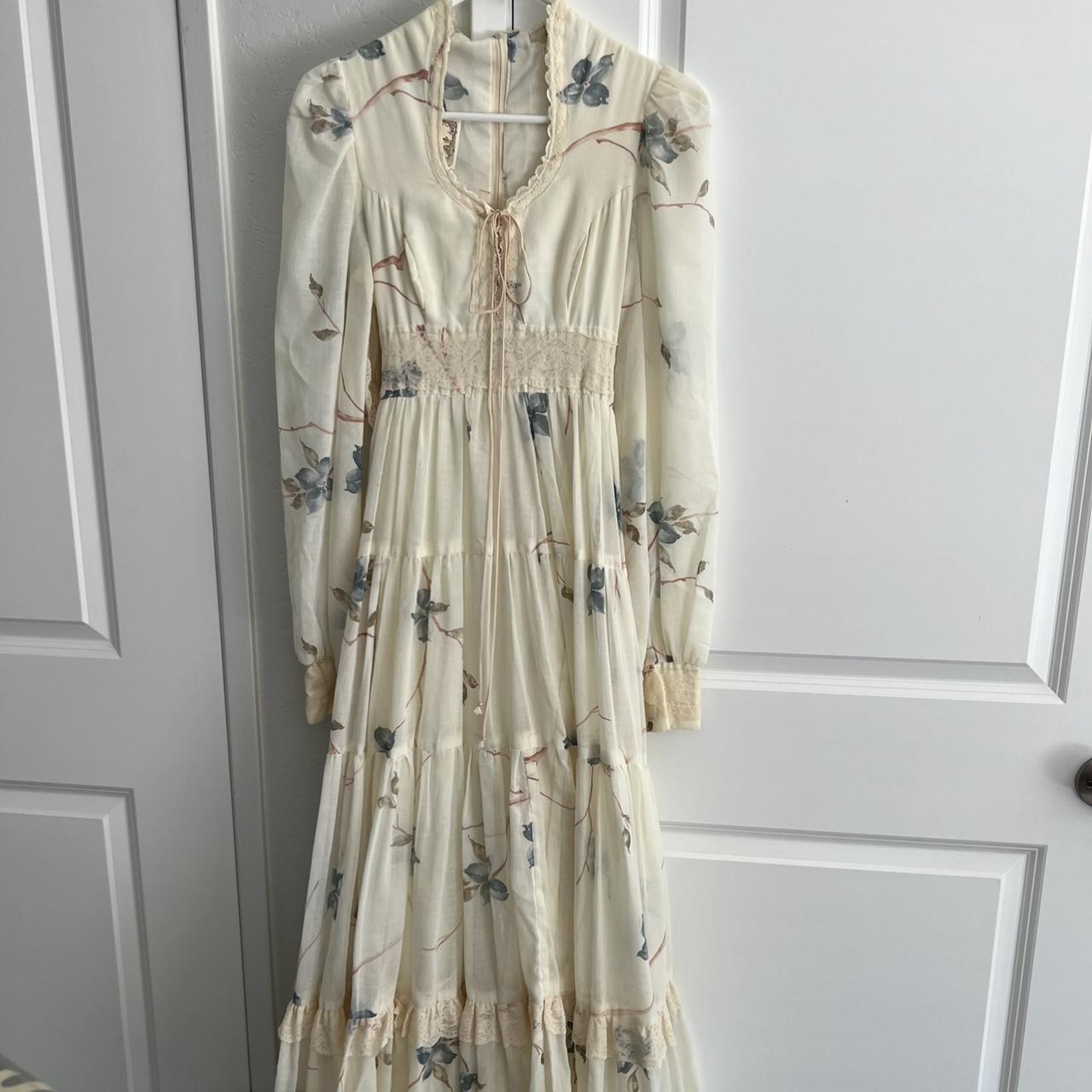 Rare Cream Blue Floral Gunne Sax Dress With Depop