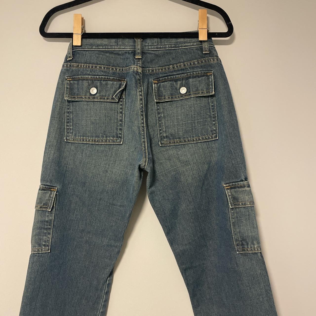 Gap low rise slightly cropped cargo style jeans.... - Depop