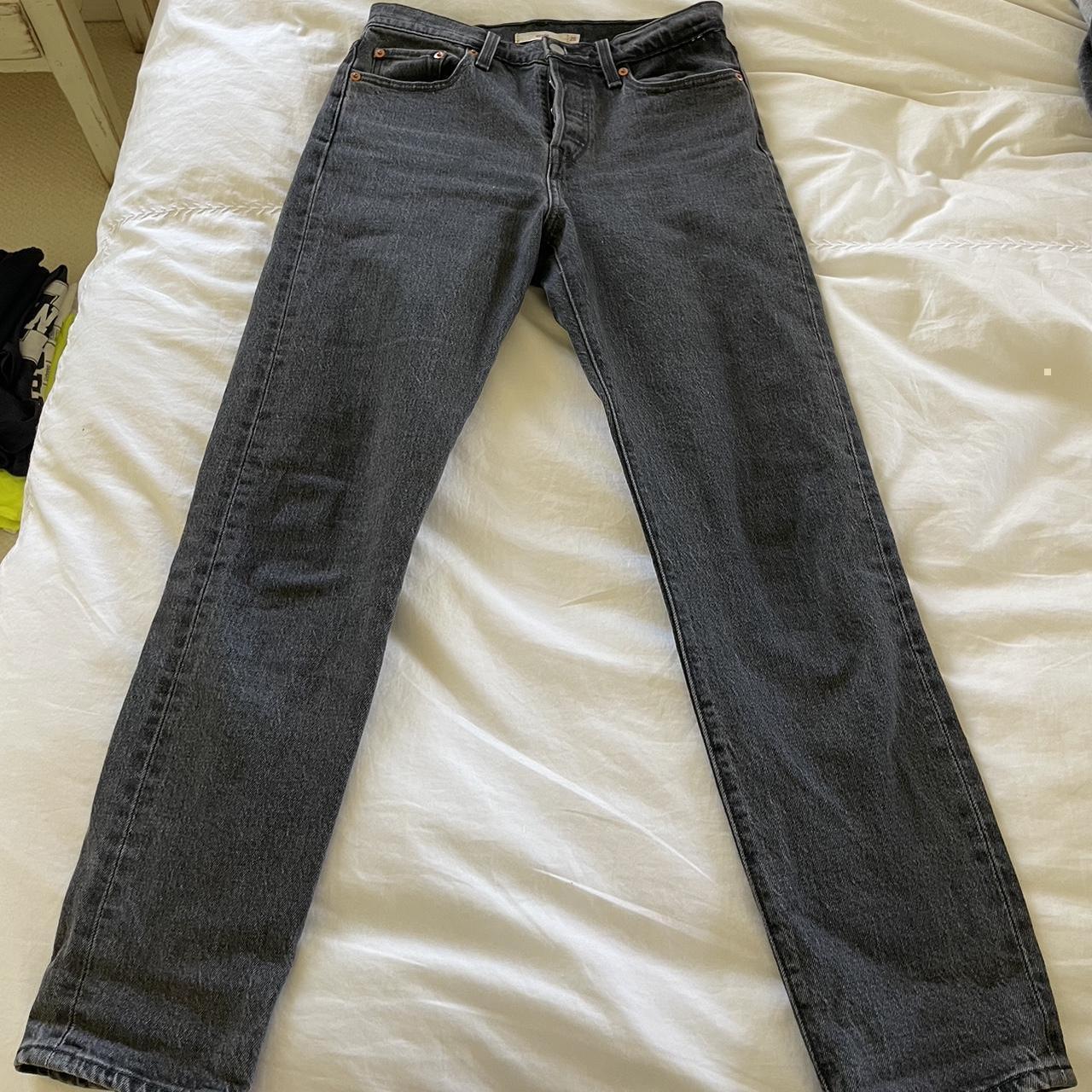 Black levi's best sale wedgie jeans