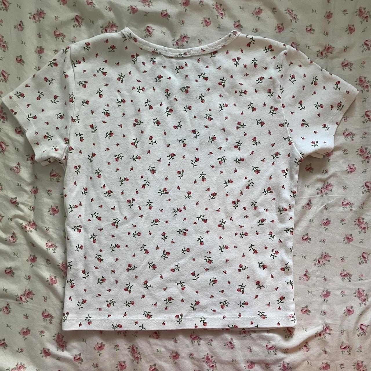 Brandy Melville flower baby tee ! Super cute white... - Depop