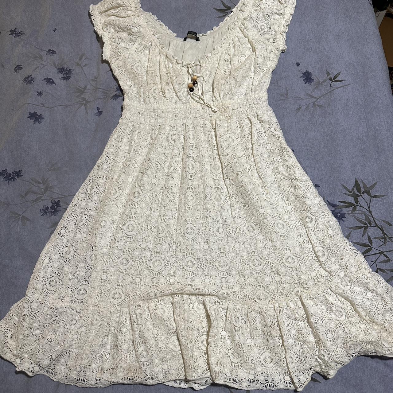 Beautiful vintage white dress size medium. - Depop