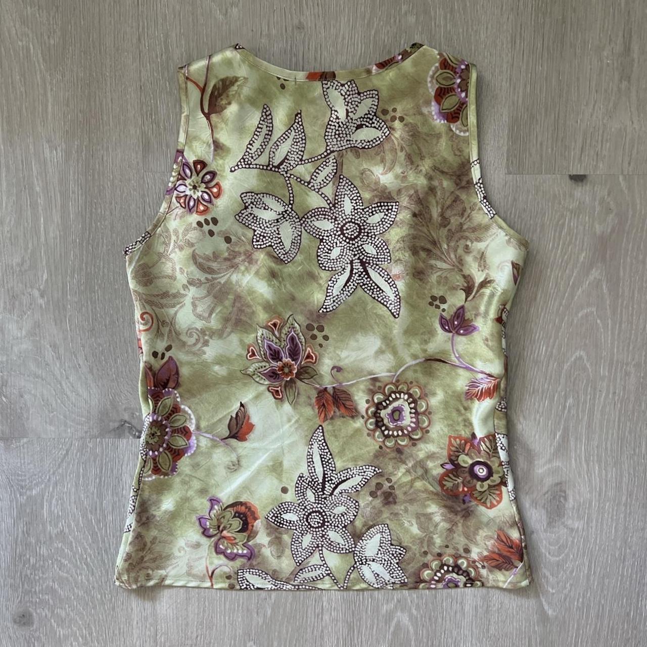 Victor Carlin Satin Floral Tank Model is size S,... - Depop