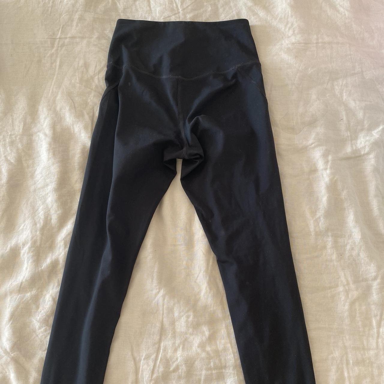 Girlfriend Collective compressive leggings with - Depop