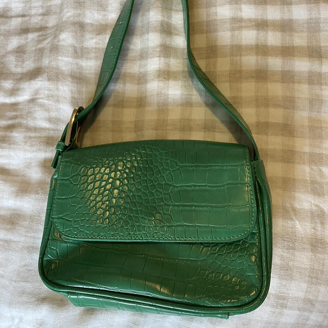 Little green bag Depop