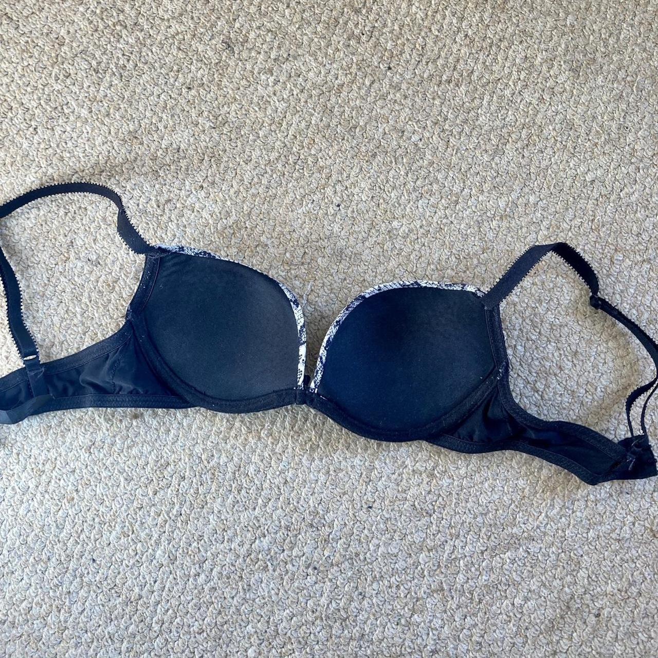 Women's Black and White Bra | Depop