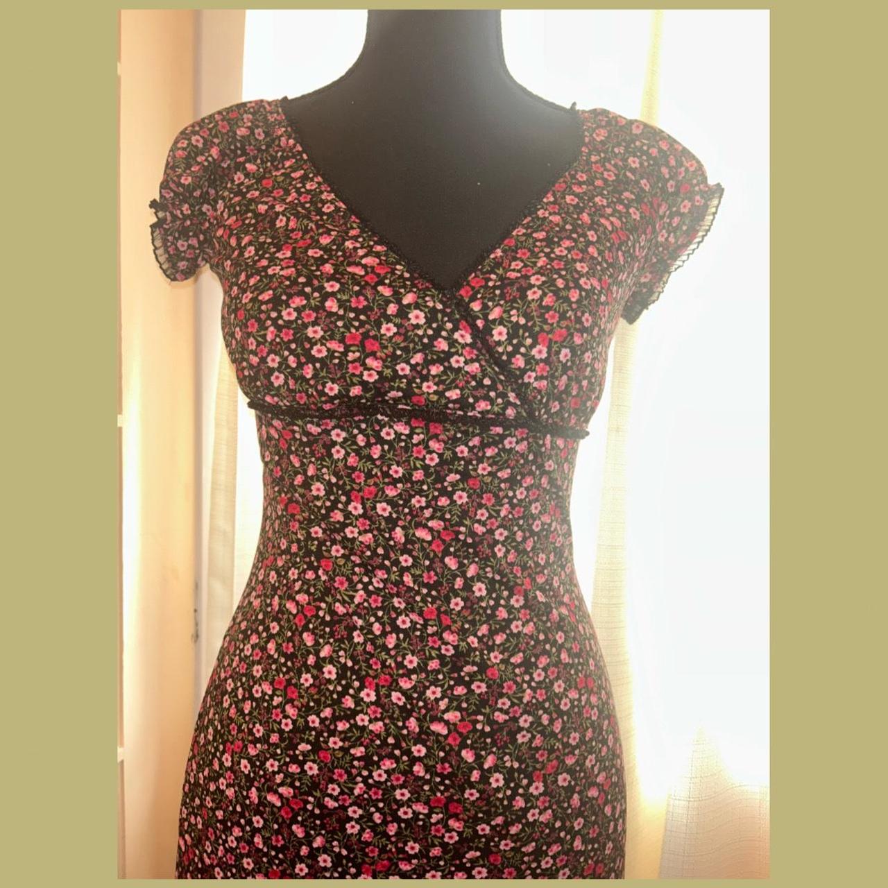 vintage floral lace midi dress. fits size small or... - Depop