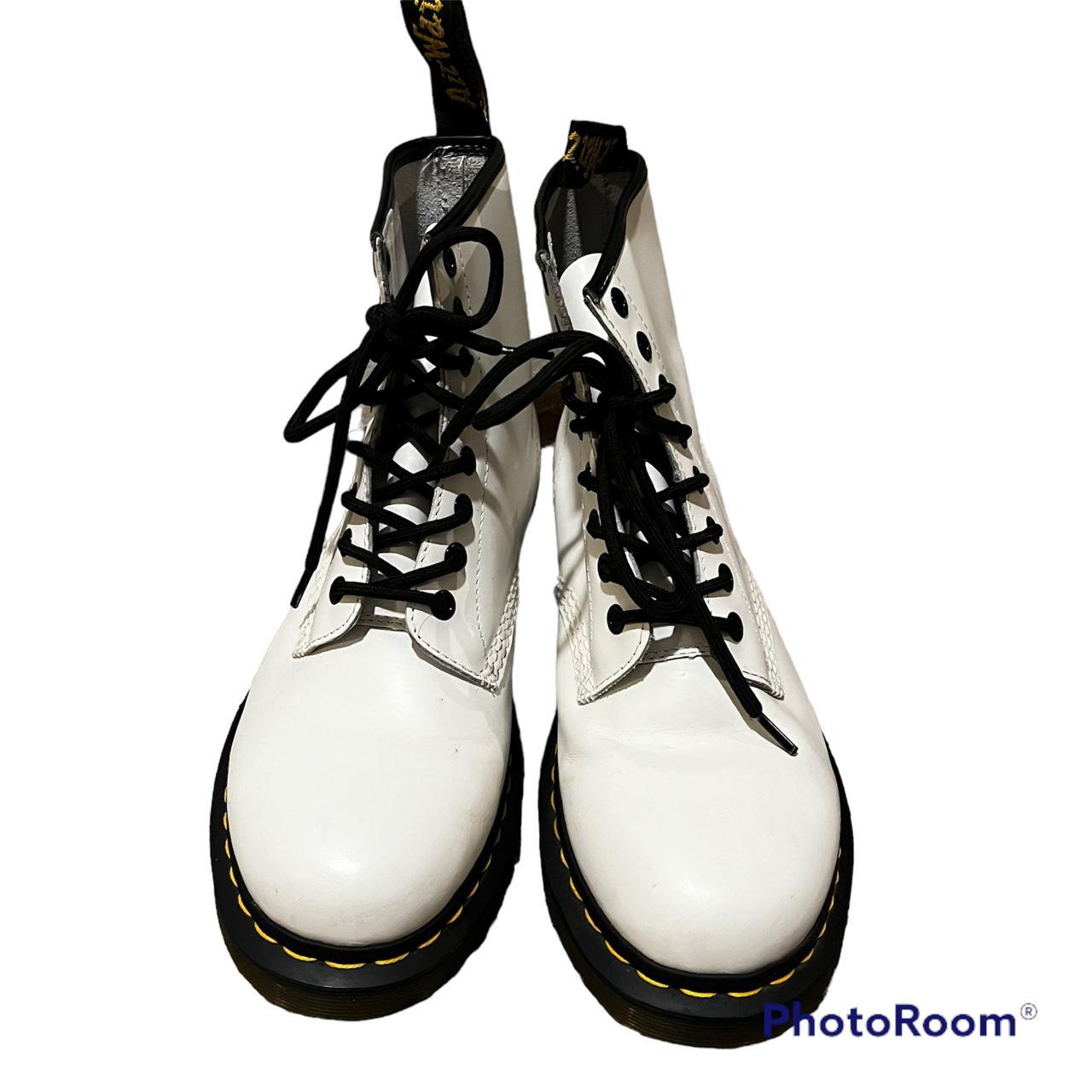 1460 doc martens white