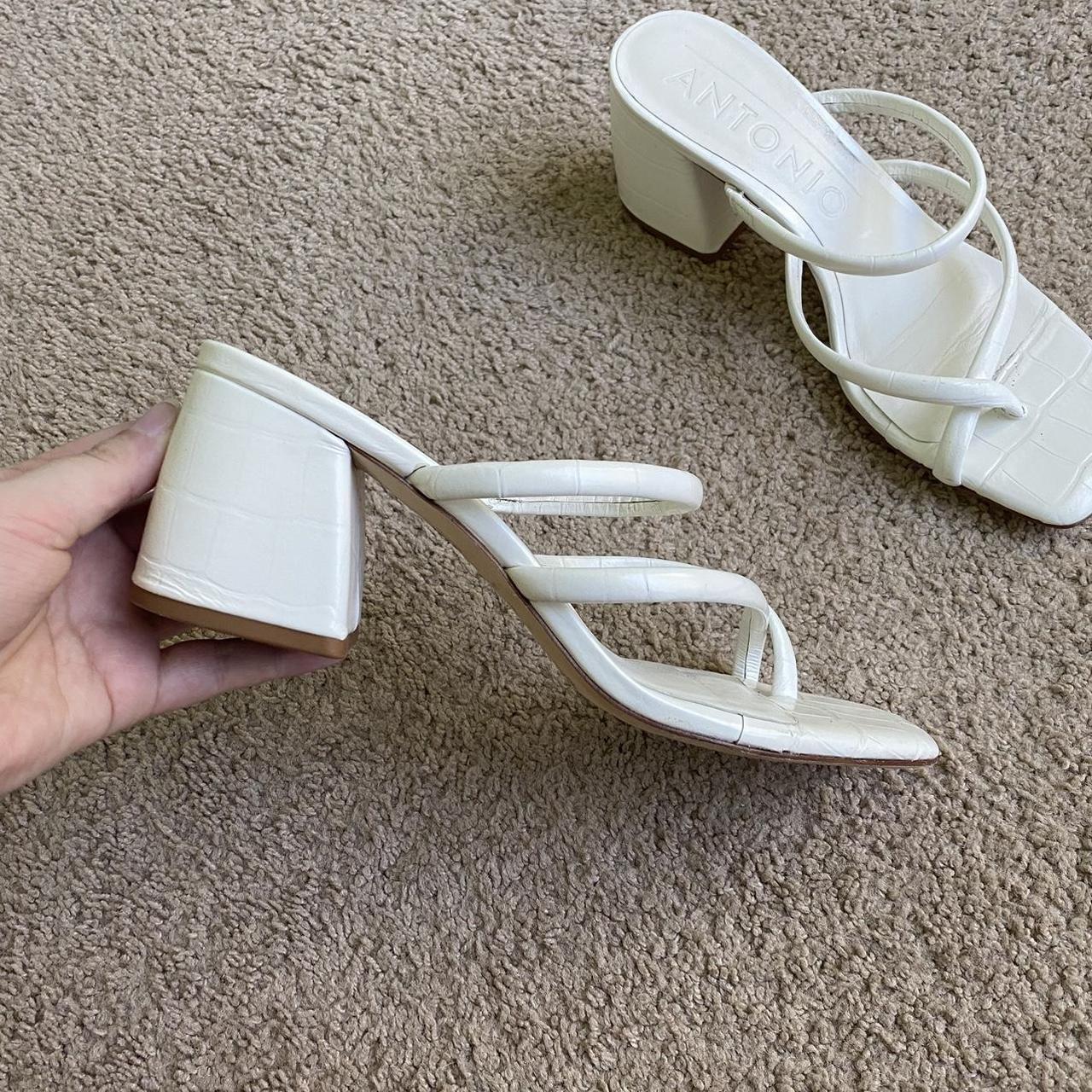 Antonio Melani Women's White Sandals | Depop