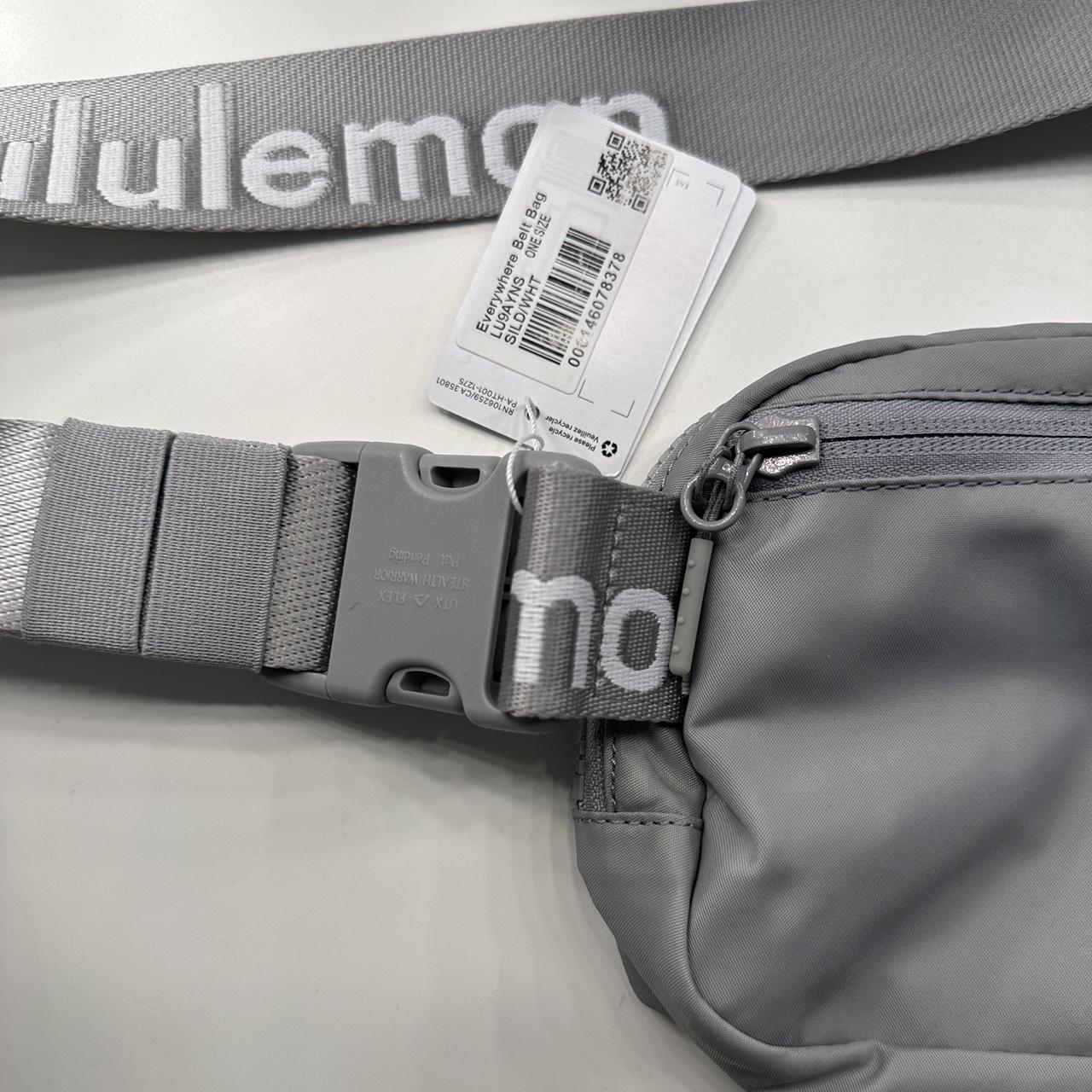 Lululemon Everywhere Belt Bag / deals Silver drop / NWT