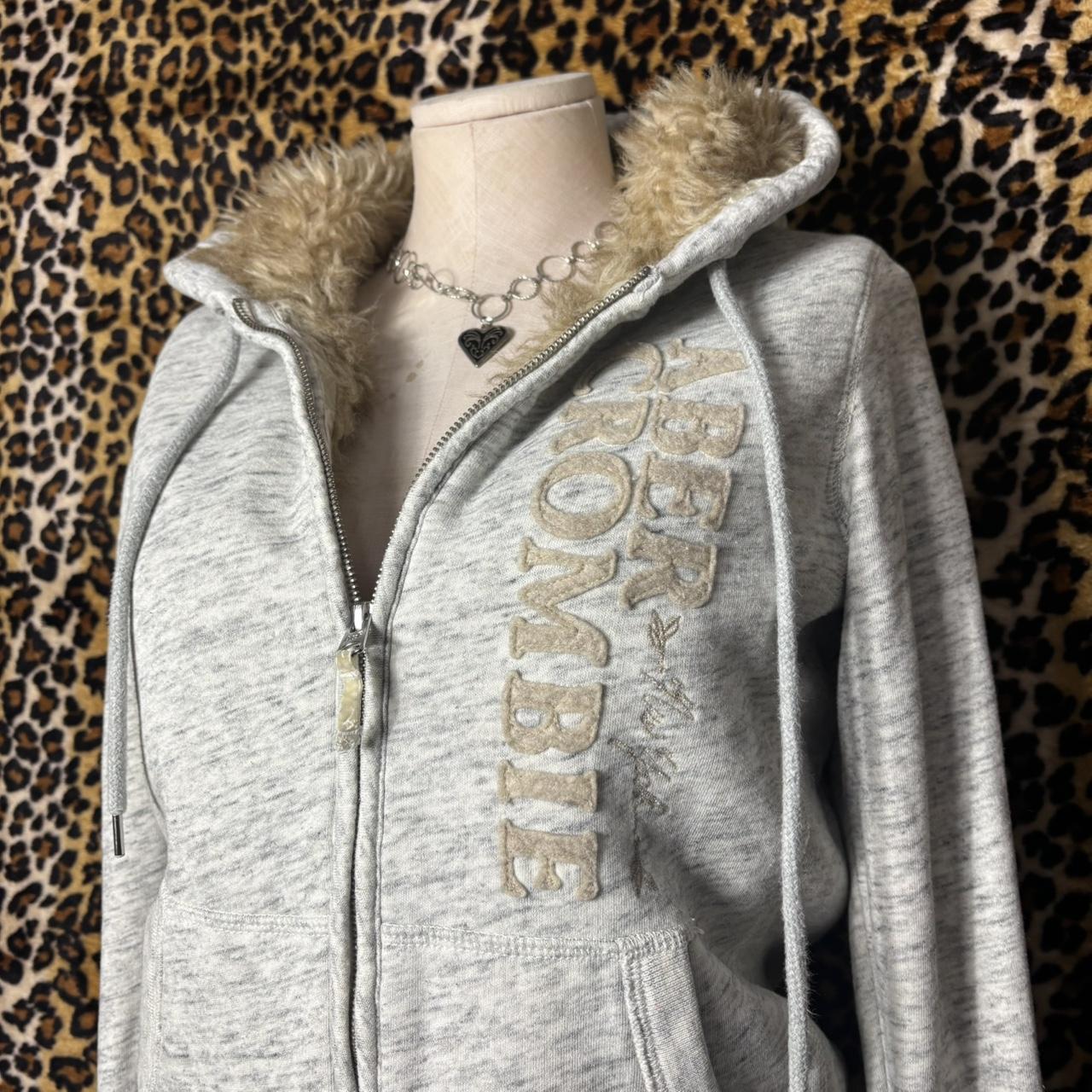Y2k fur trimmed Abercrombie and fitch zip up sweater | Depop