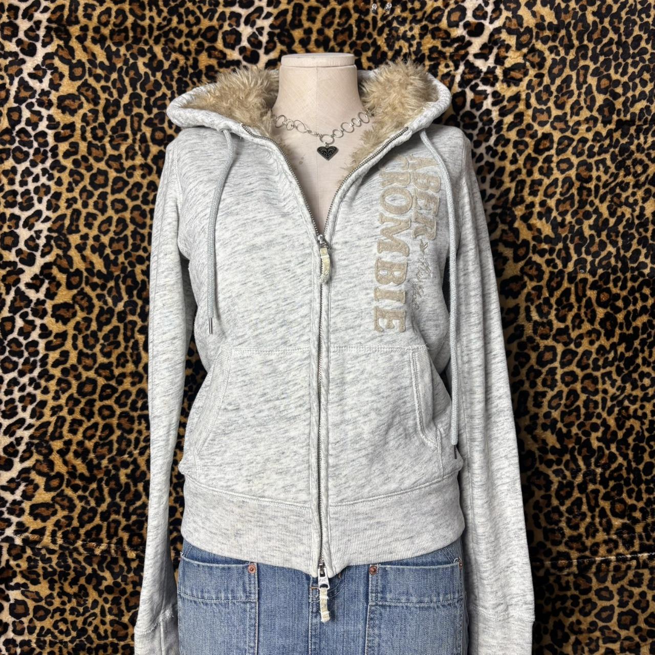 トップス abercrombie&fitch fur zip parker y2k gal Y2k fur trimmed Abercrombie and fitch zip up sweater | Depop