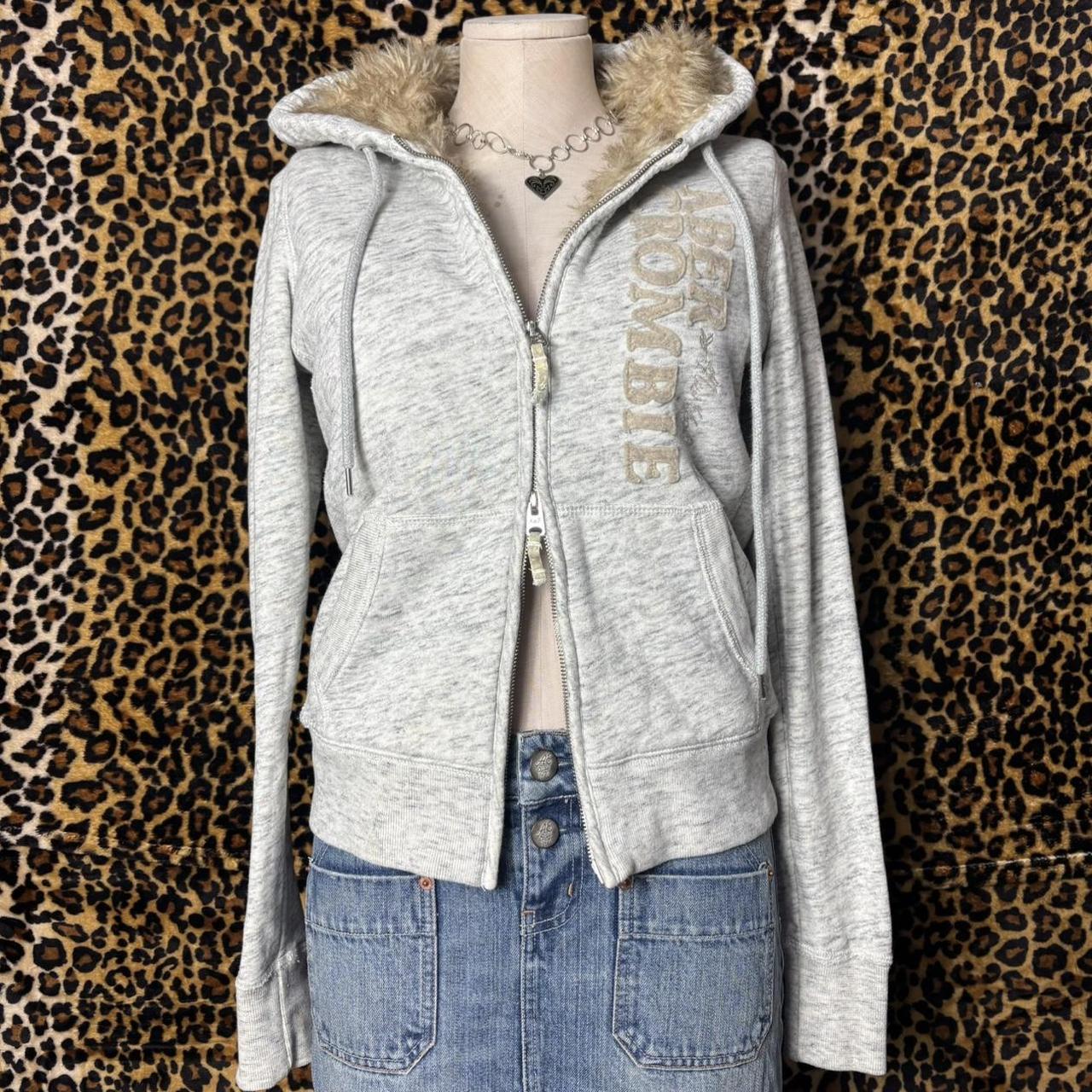 トップス abercrombie&fitch fur zip parker y2k gal Y2k fur trimmed Abercrombie and fitch zip up sweater | Depop