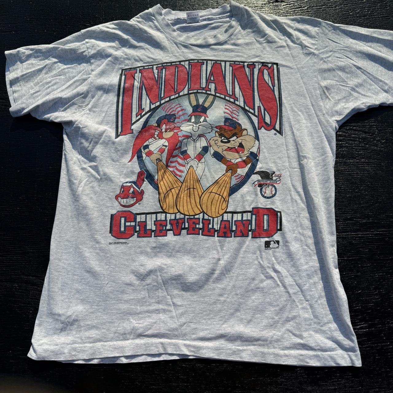 Vintage 1990s Looney Tunes store Cleveland Indians t shirt