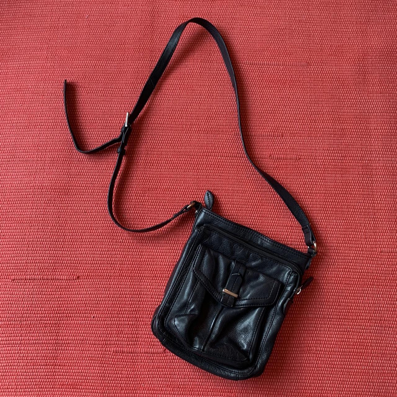 Clarks Vintage Leather Cross Body Bag Handy... - Depop