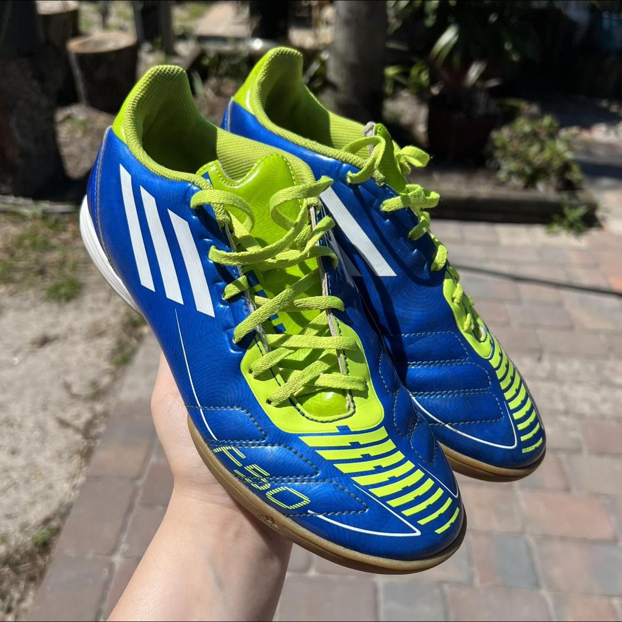 f50 indoor soccer shoes