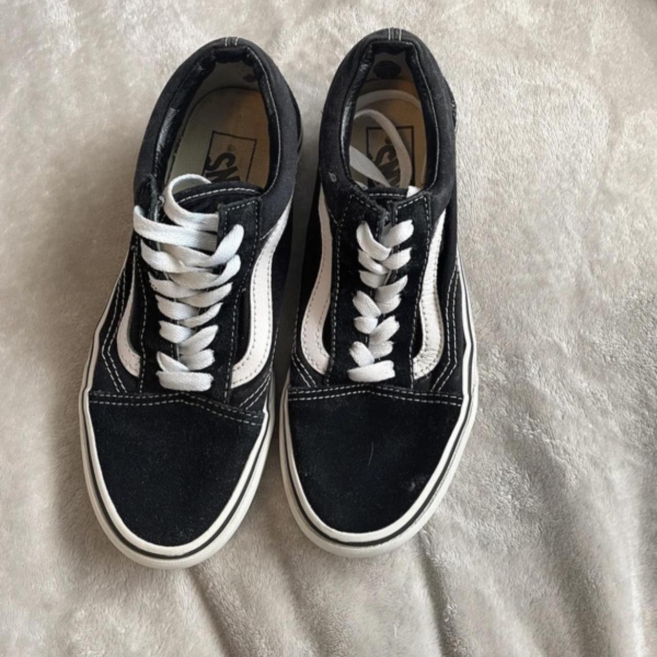 Black and white vans size clearance 4