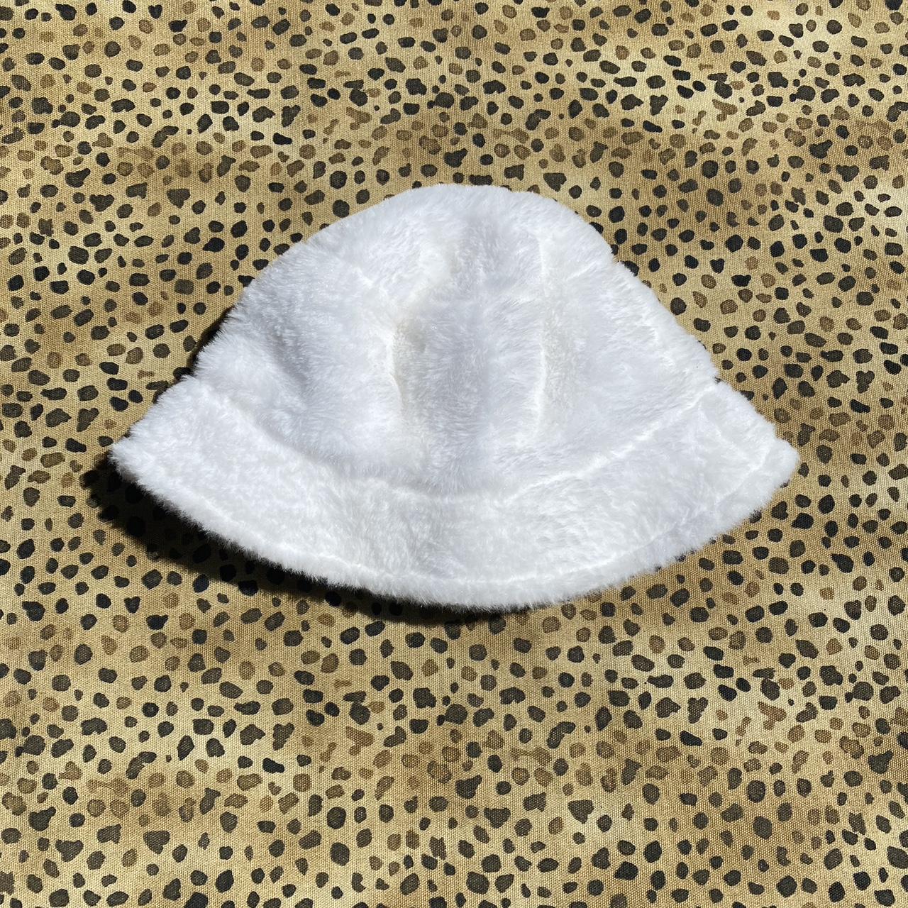 White fuzzy bucket hat Brand new 🏷️ Depop