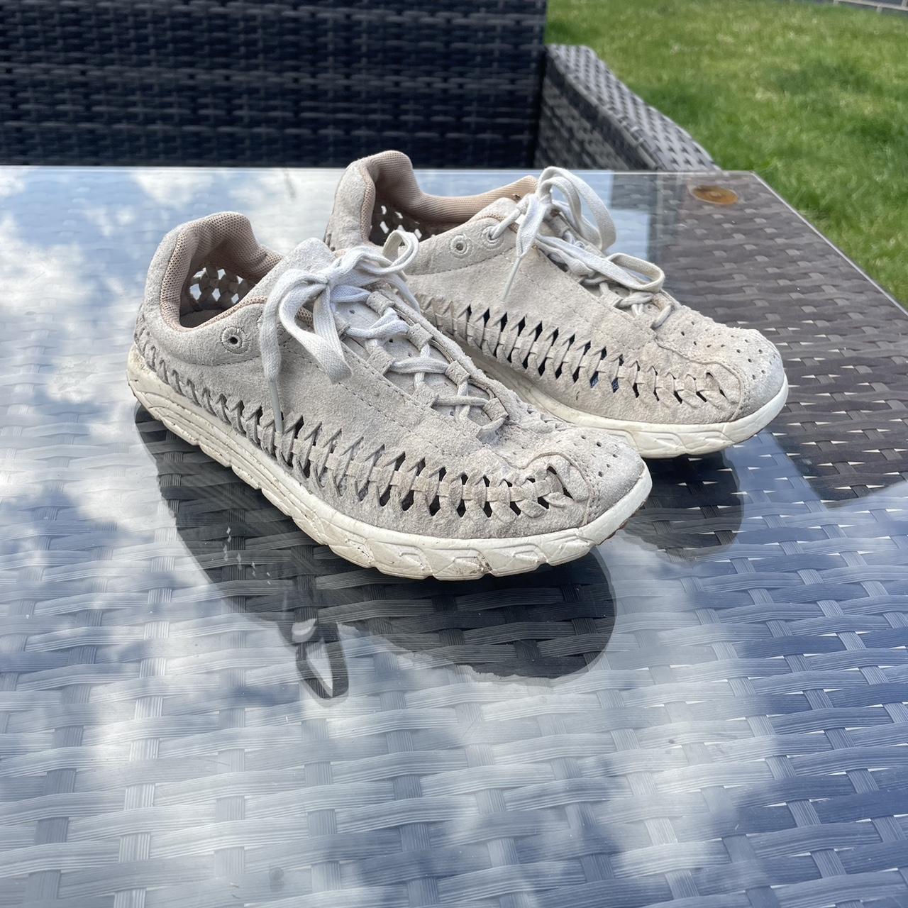 white mayfly trainers