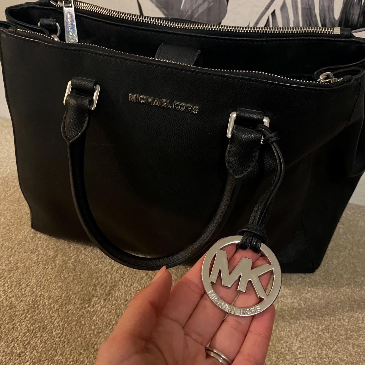 Black Michael outlets Kors pouch