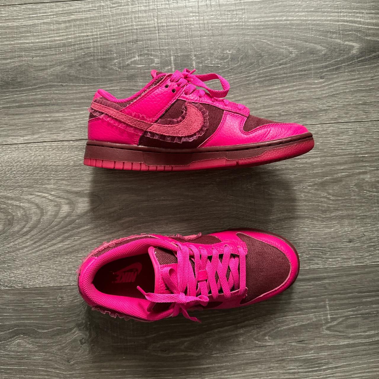 nike pink valentines shoes