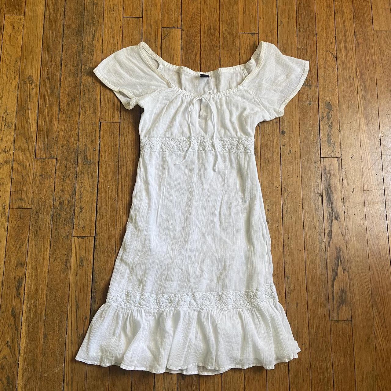 Mid length boho white Gap dress w lace details -... - Depop