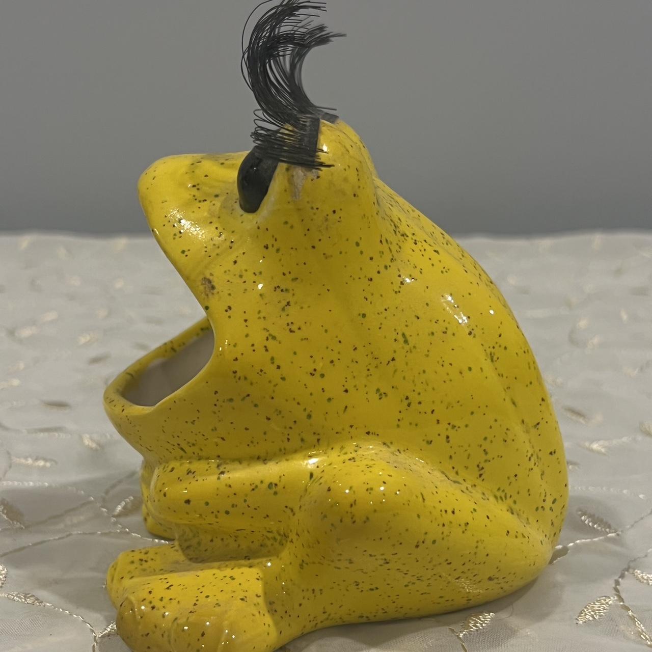 Vintage Yellow Lash Frog Sponge Holder or Home - Depop