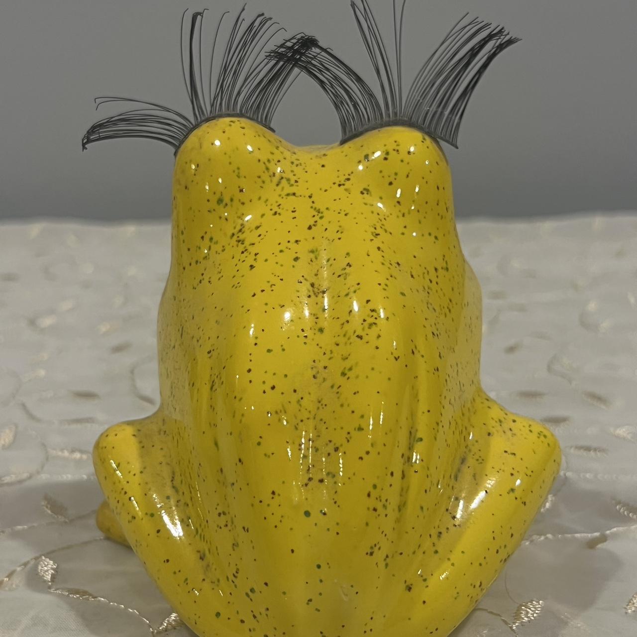 Vintage Yellow Lash Frog Sponge Holder or Home - Depop