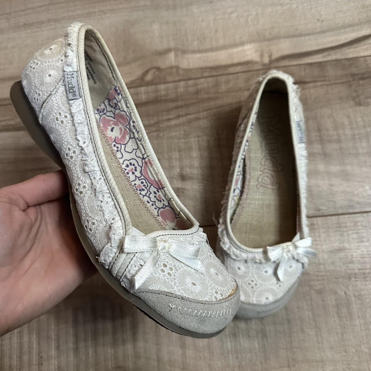 MUDD white eyelet coquette flats Some discoloring... - Depop