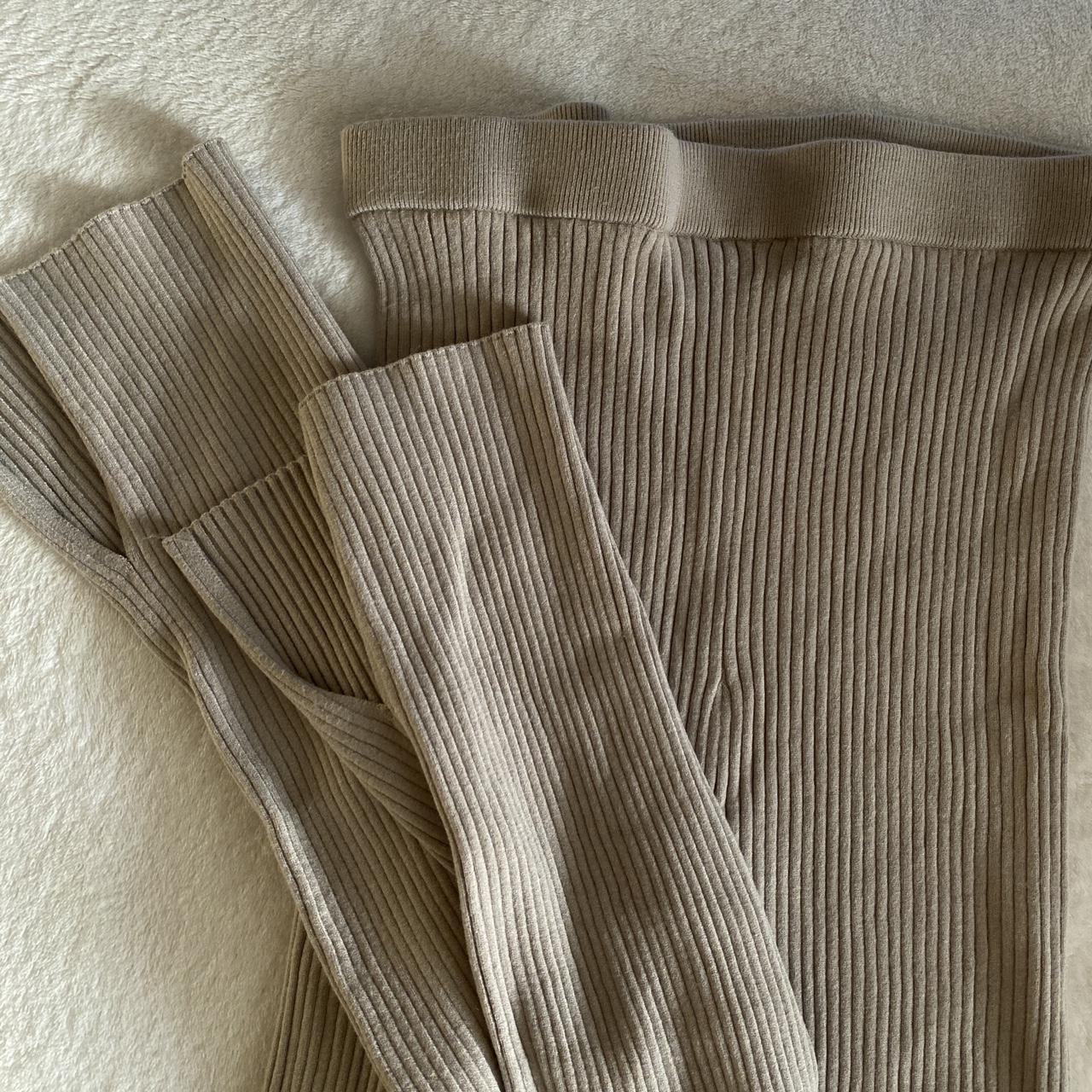 H&M flared ankle leggings/tights size small but also - Depop