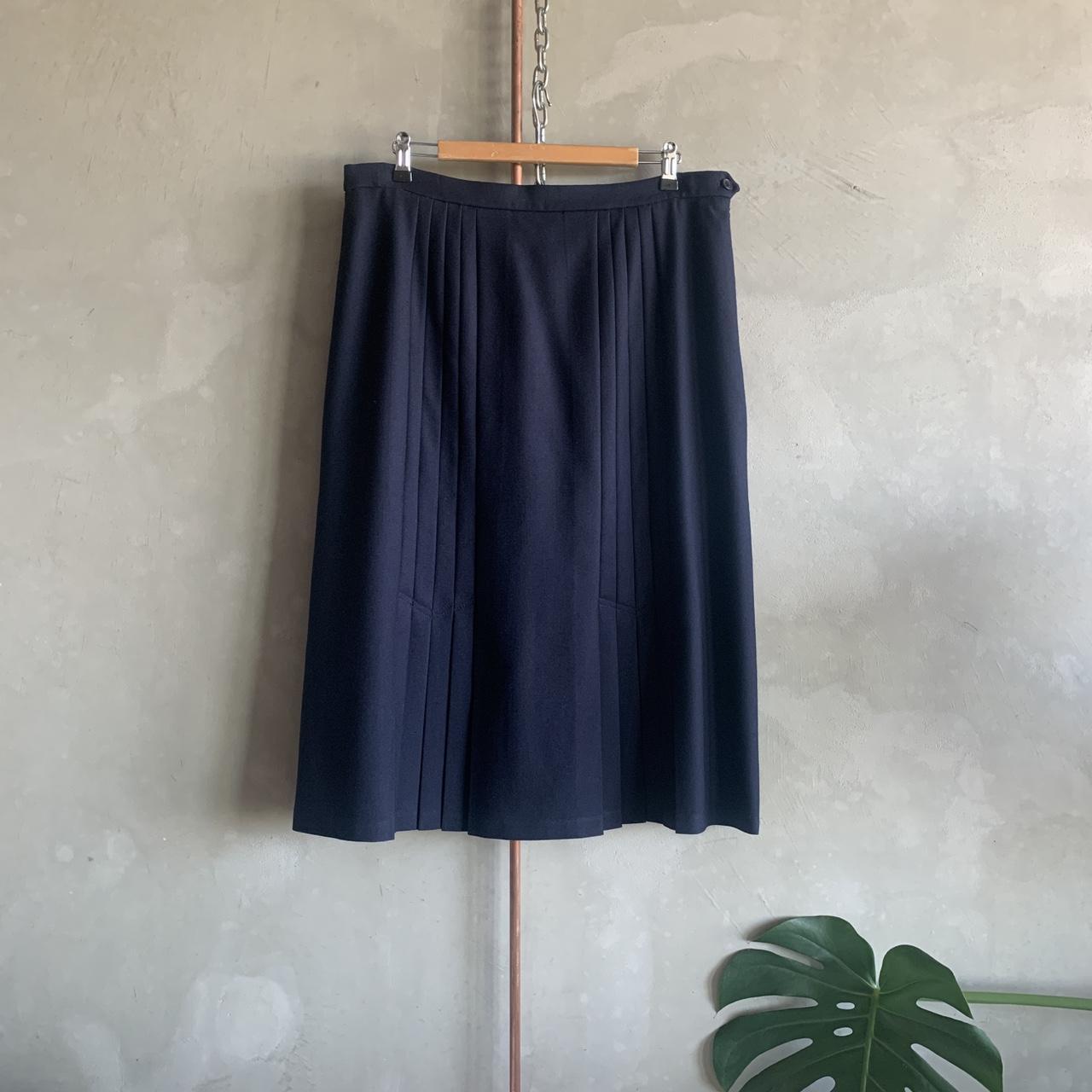 Navy pleated 2024 skirt size 18