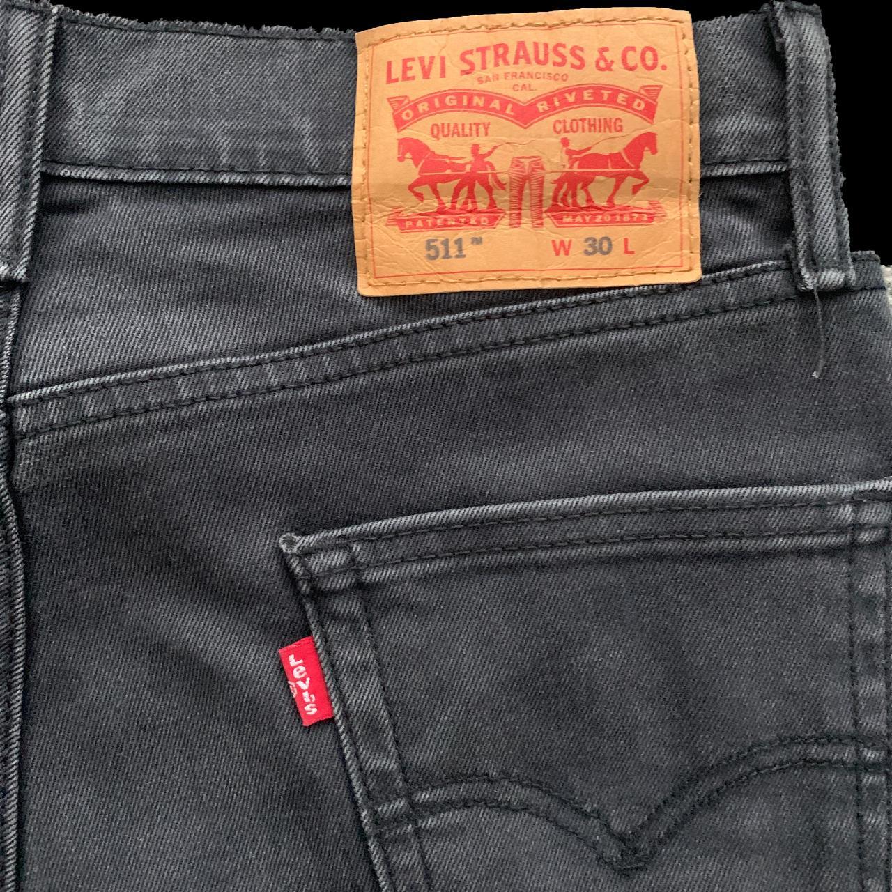 Levi's Men's Black Shorts | Depop