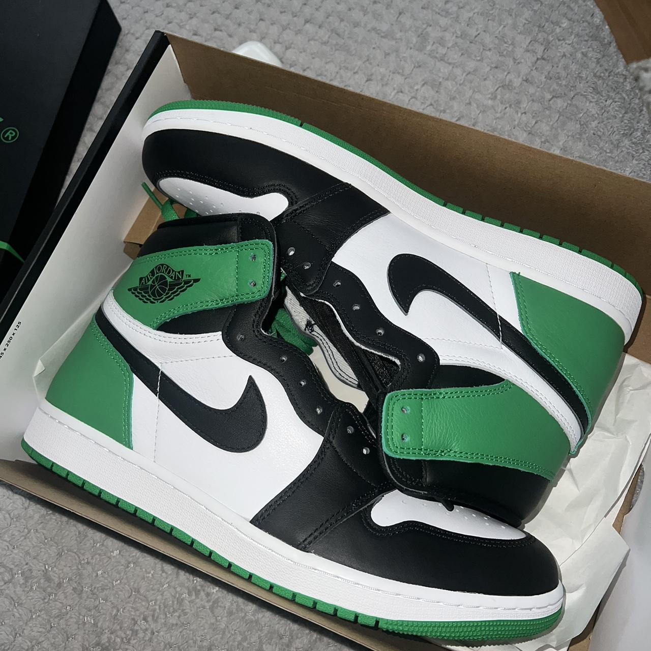 AIR JORDAN 1 RETRO HIGH OG BLACK/LUCKY GREEN 🍃 UK... - Depop