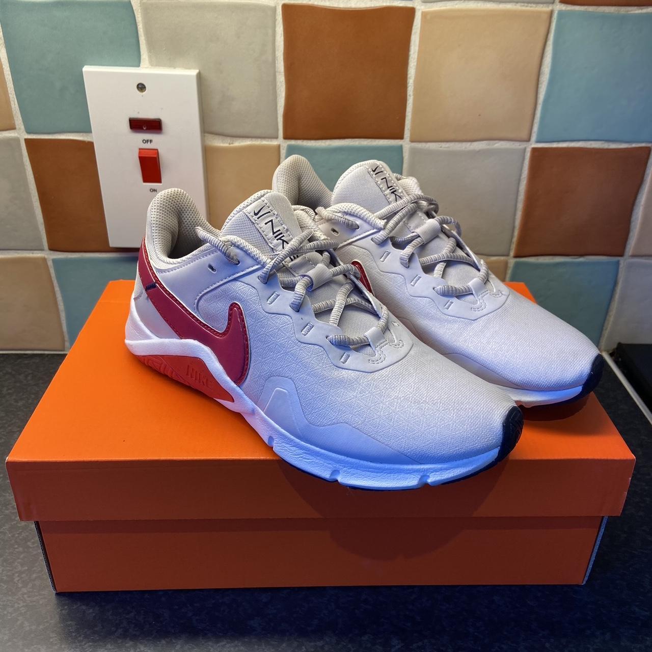womens nike legend trainers