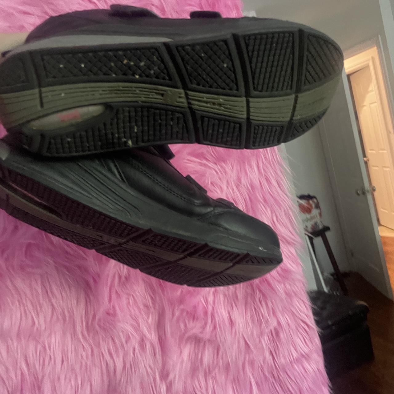 everlast velcro tennis shoes