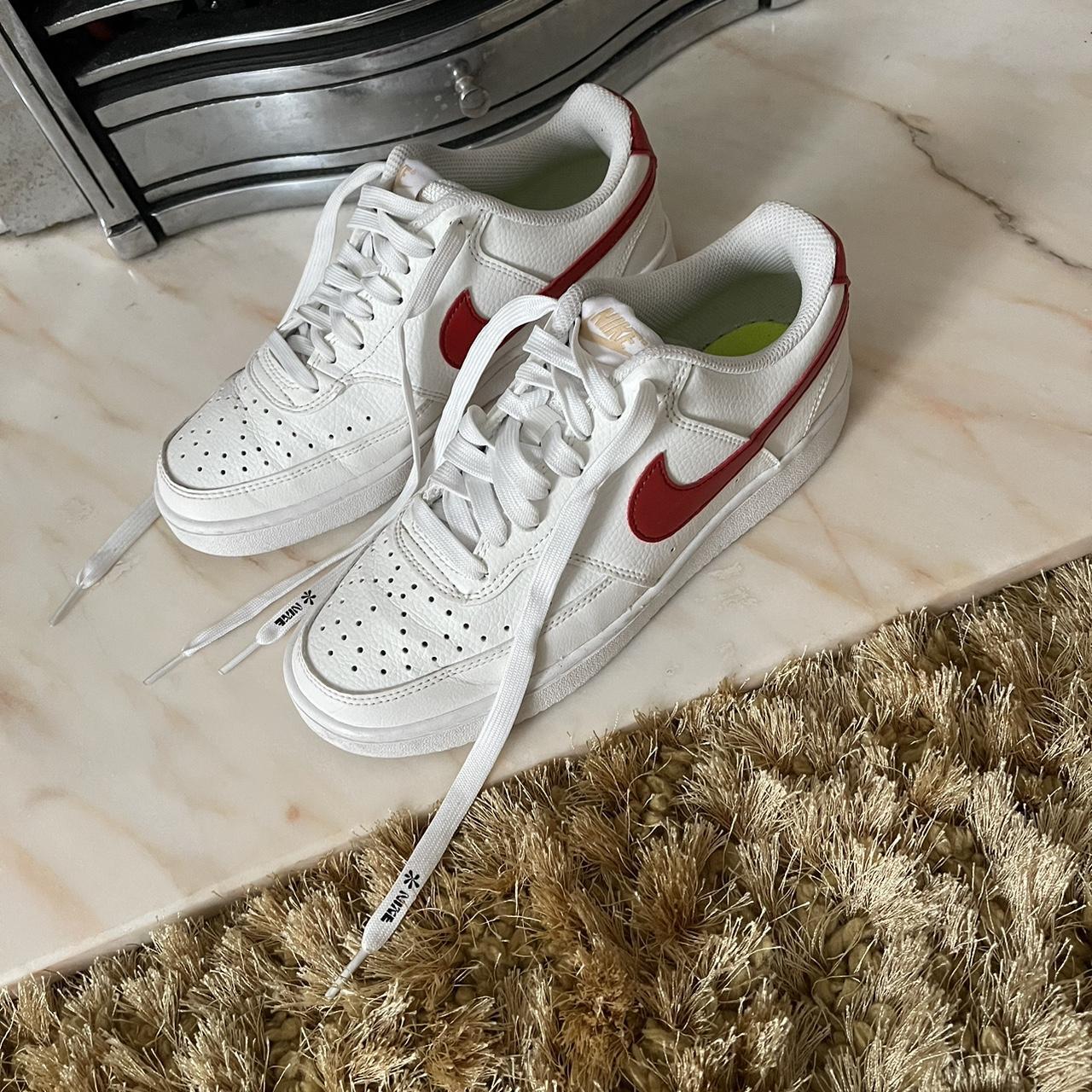 White nike clearance trainers size 5