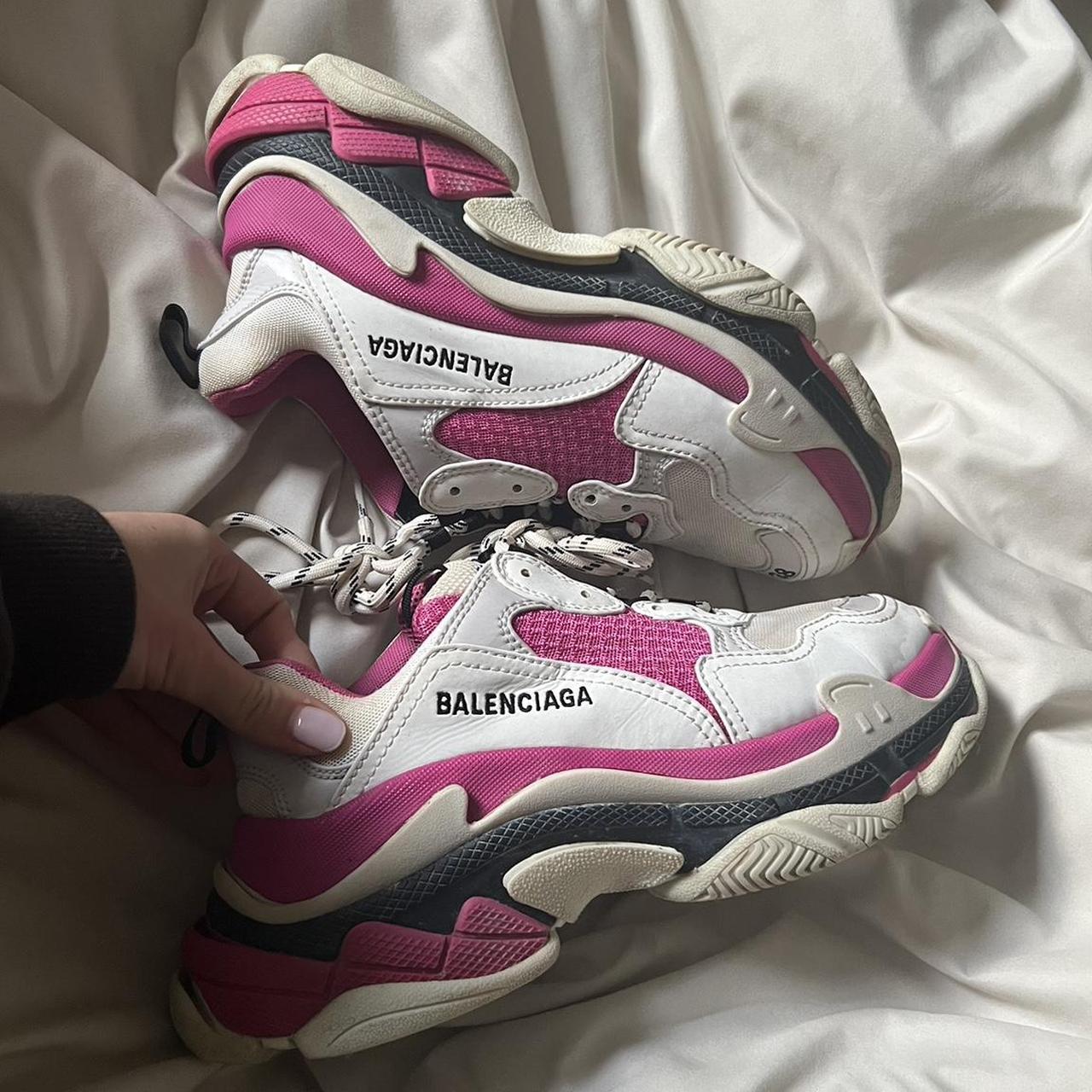 Balenciaga triple s on sale pink white black