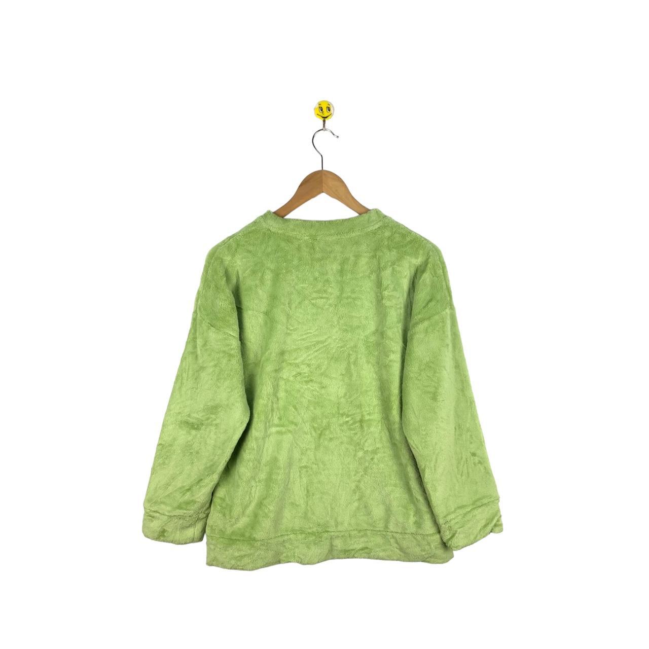 Uniqlo hotsell green sweatshirt