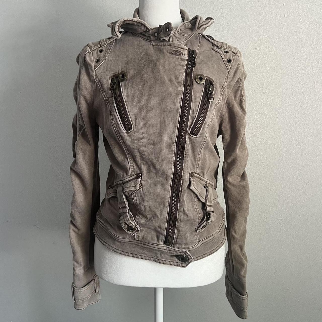 item listed by kimthestargirl