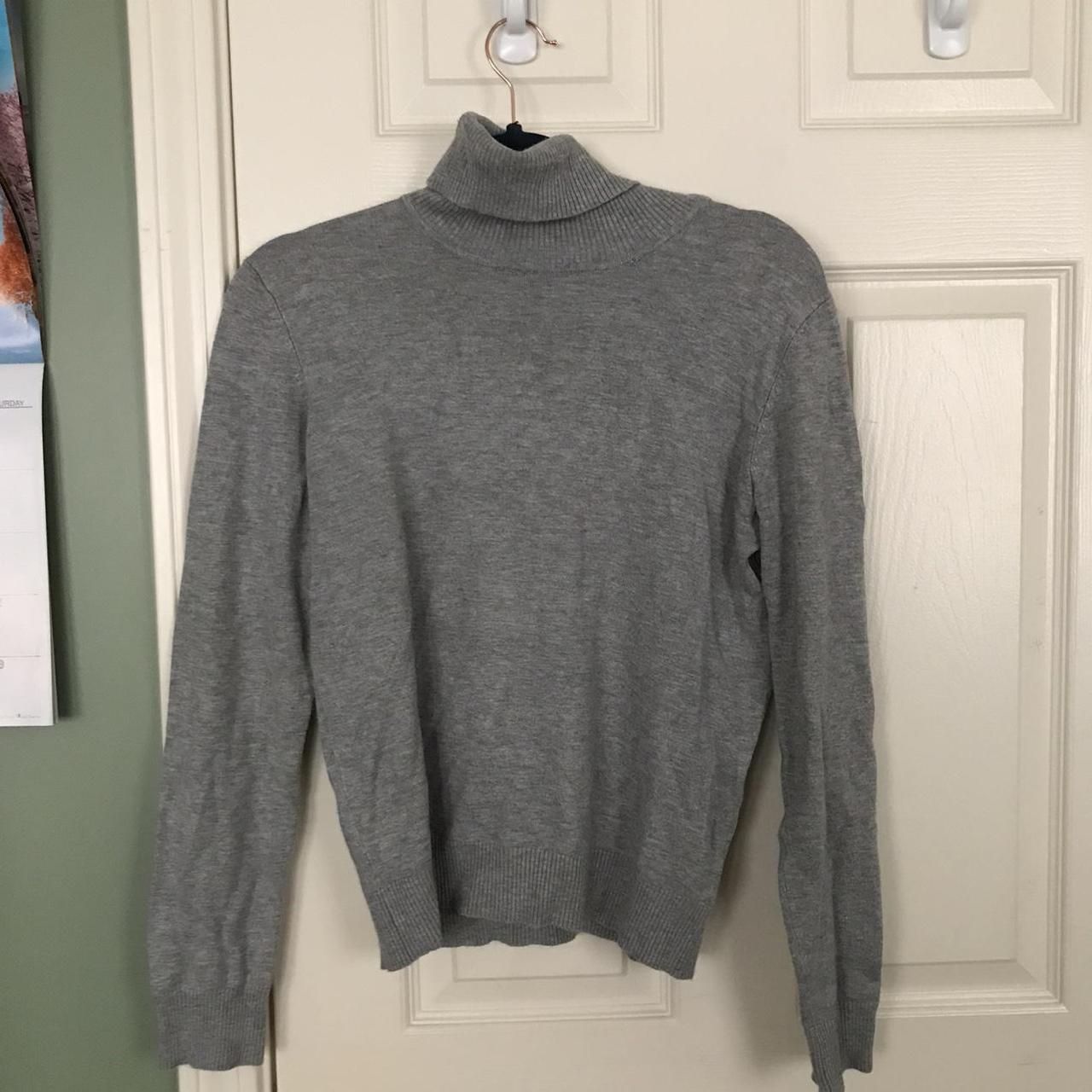 Vintage gray turtleneck knit sweater! In size... - Depop