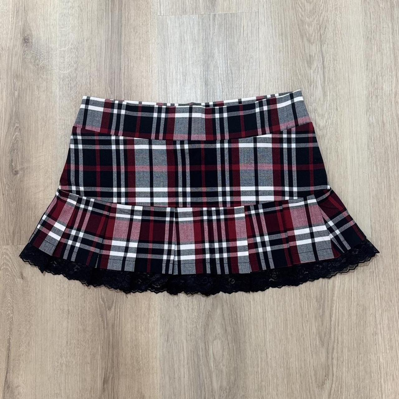 item listed by luckythelabel