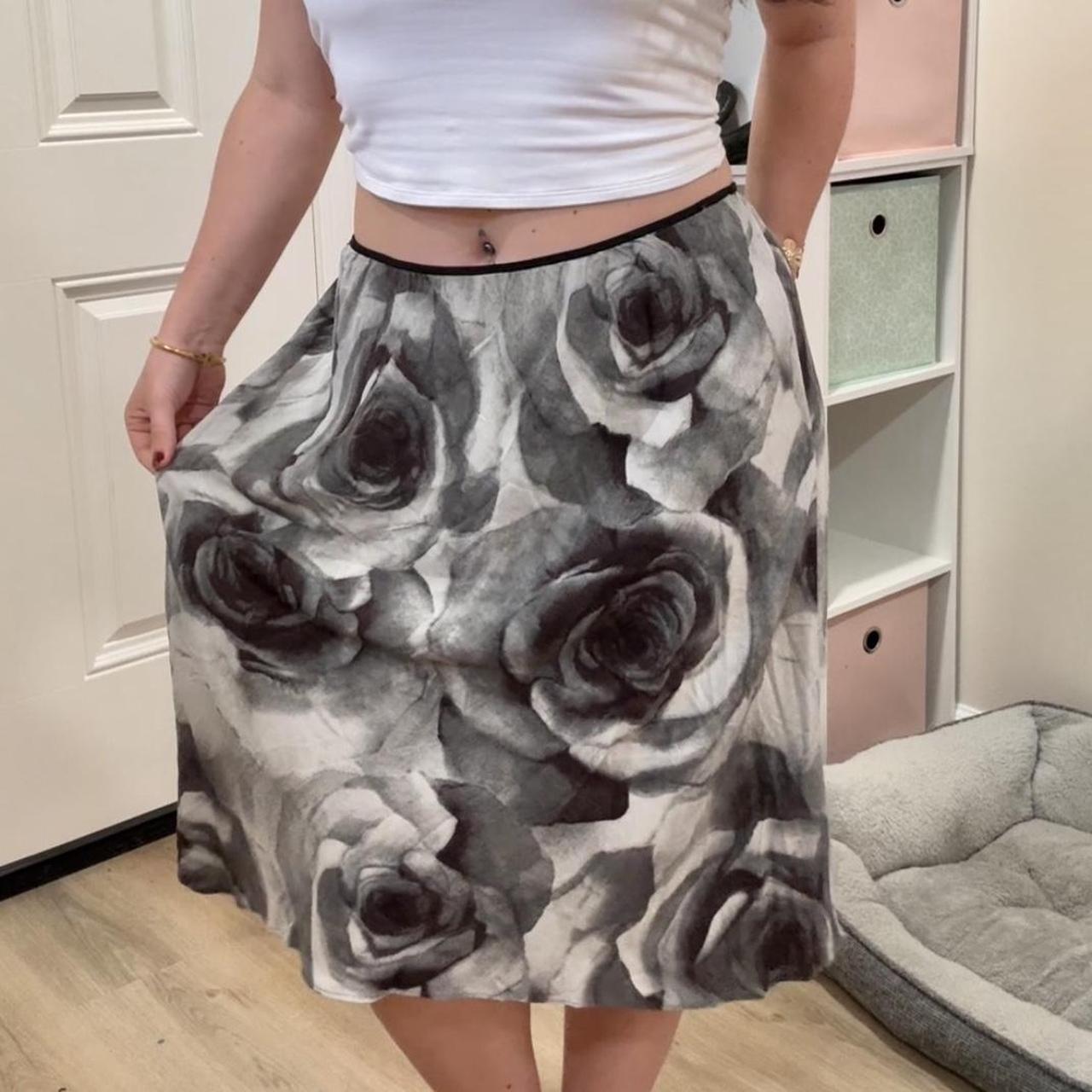 item listed by luckythelabel