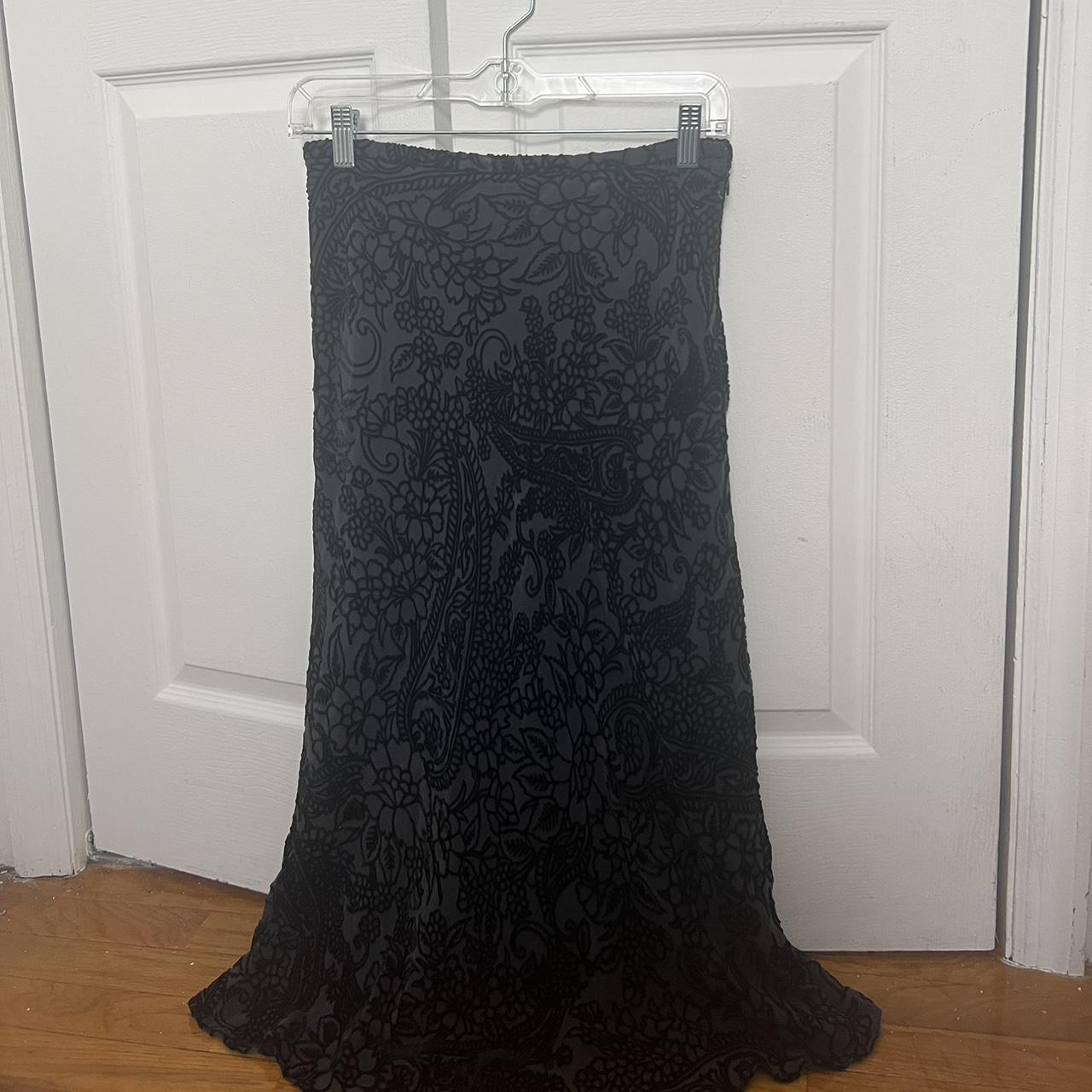 BLACK MAXI SKIRT WITH SIDE ZIPPER SILK AND RAYON... - Depop