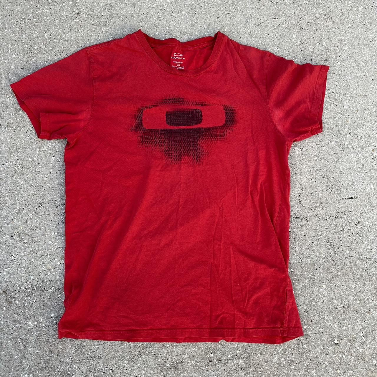 2000s mens Oakley t shirt Red Size large 9/10... - Depop