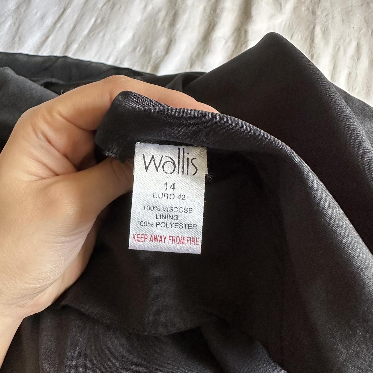 Beautiful vintage Wallis maxi dress Blossom... - Depop