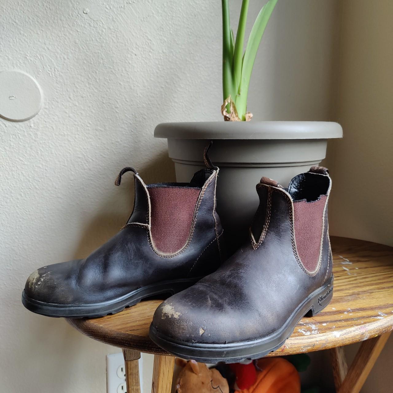 Used blundstones 500s, still has a lot of life left!... Depop